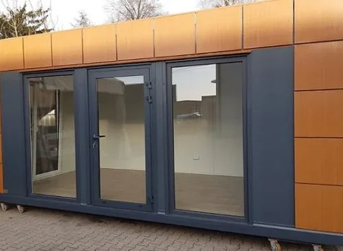 Oficina con contenedor de 18 m2 y baño